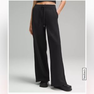 Scuba Mid-Rise
Wide-Leg Pant Black